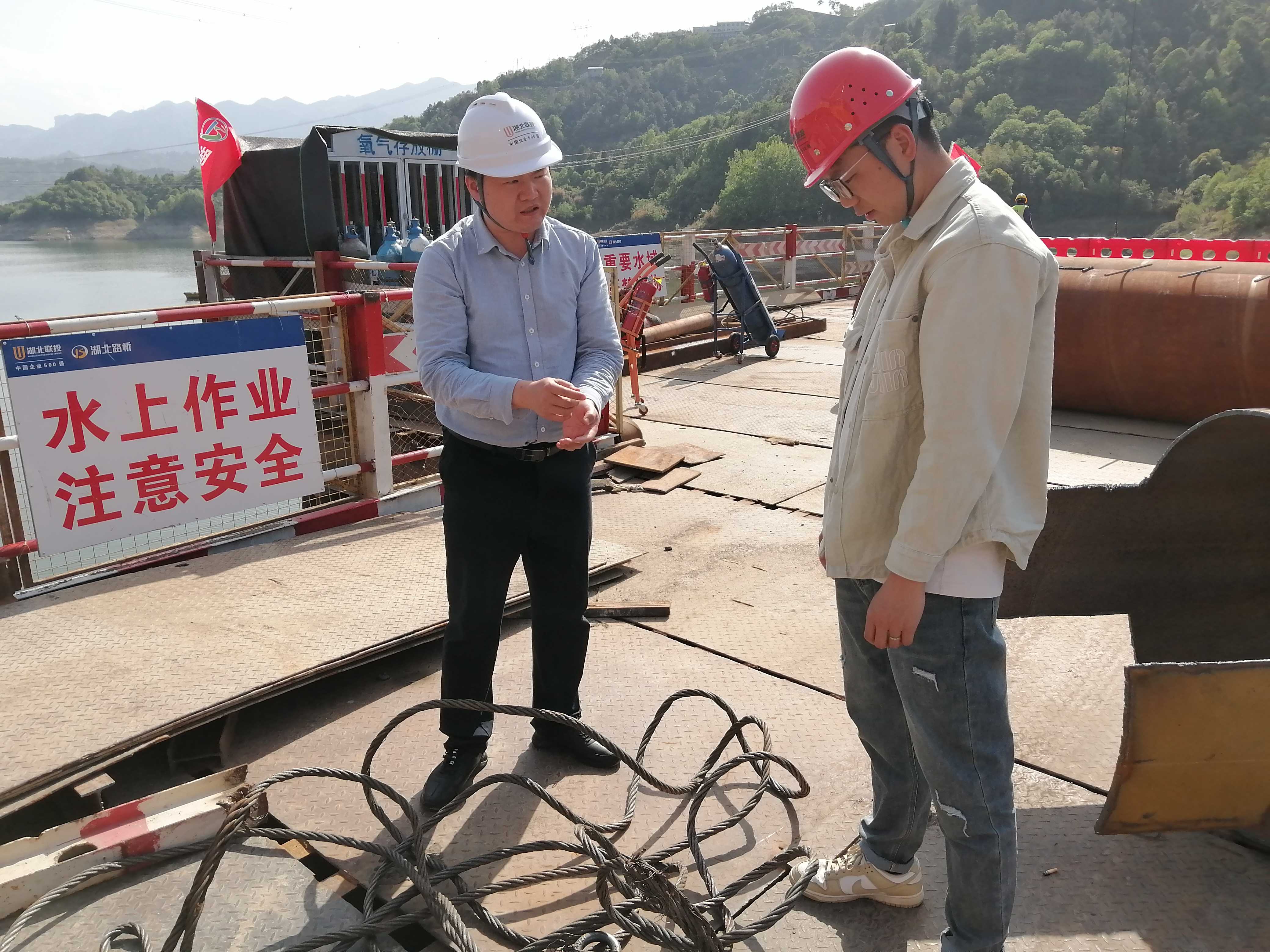 取水口桥安全隐患日排查.jpg